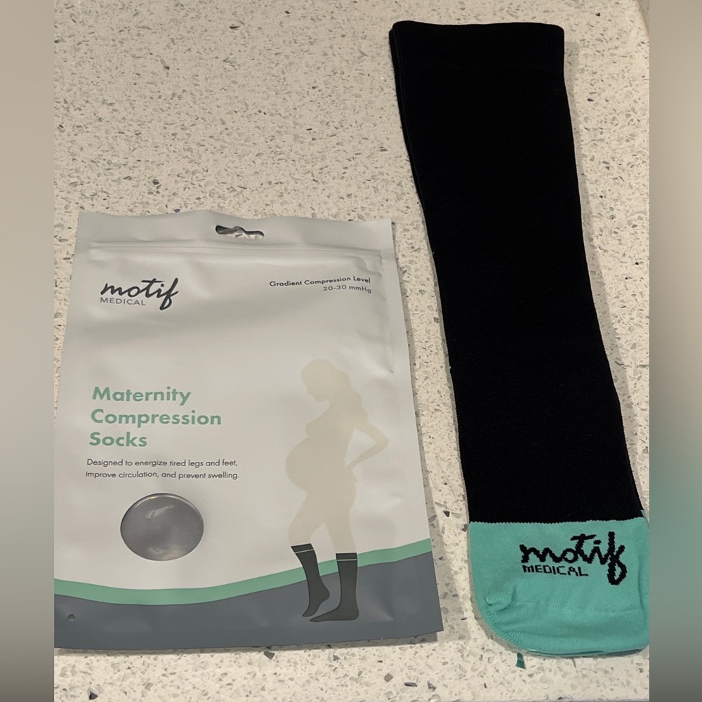 🧦🩵NWT MOTIF MEDICAL MATERNITY COMPRESSION SOCKS🩵🧦